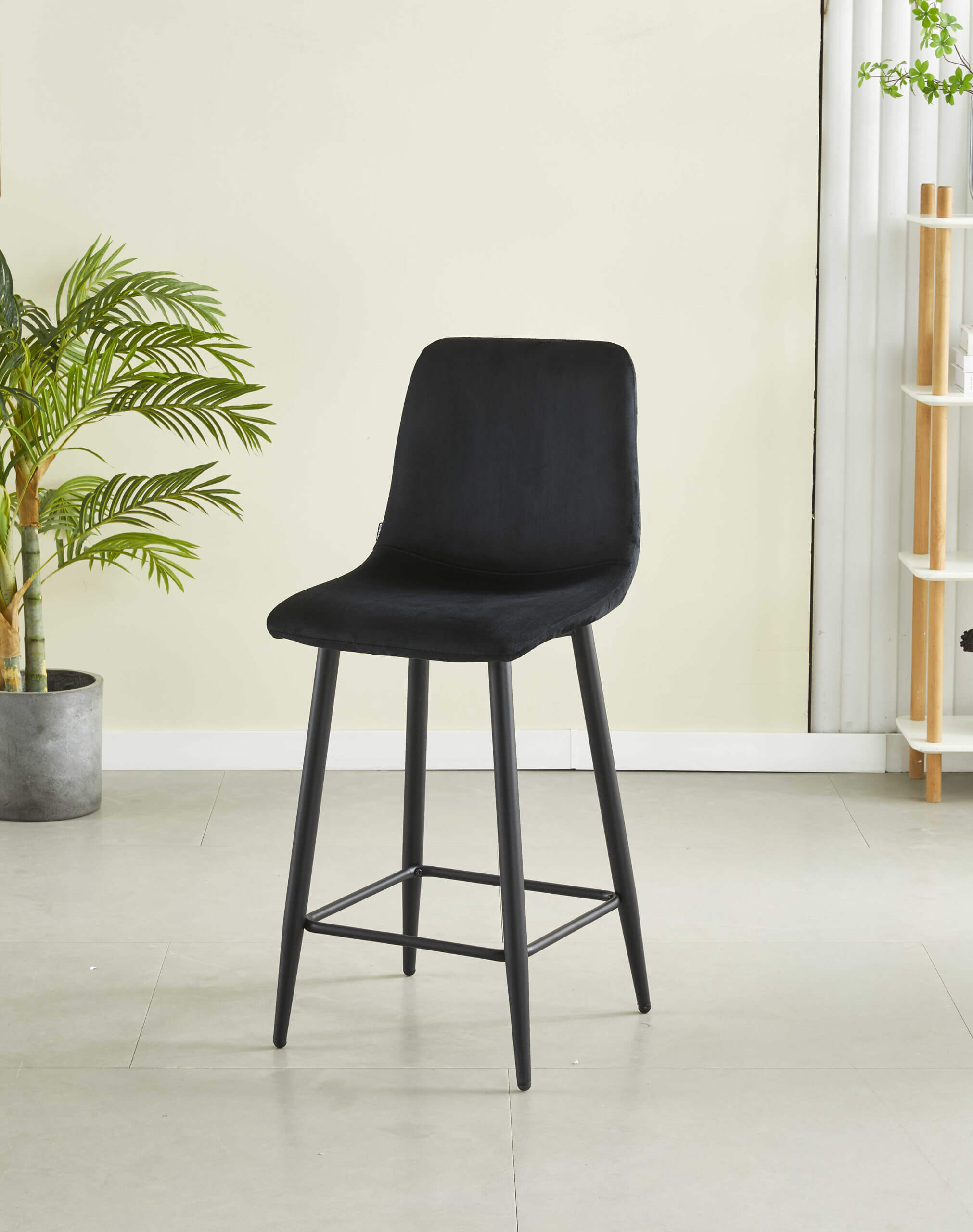 rigagbar895aa-black-g062-50-1-scence_optimized-scaled (1) כיסא בר דגם דור – תמונה 1